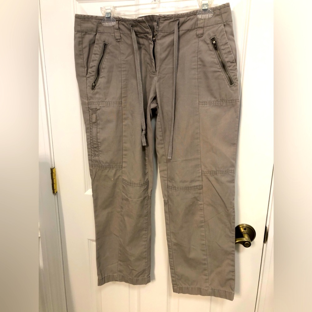 Tommy Hilfiger khaki crop pants zippered pockets, hook closure, drawstring Sz 8